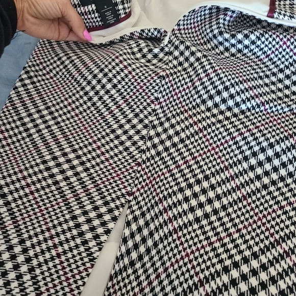 WHBM Skirt, fits like a 2 - Picture 3 of 8